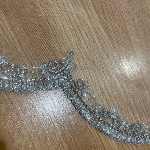 Vintage hand stitched, with jewels, long wedding veil, designer Enaura - Picture 12 of 13